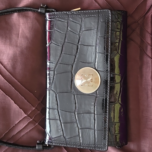 Liz Claiborne mini shouder bag. - Picture 2 of 6